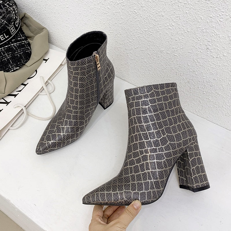 New Winter quality snake ankle boots for women pointed toe high heels boots simple zipper fashion shoes woman Spring 32-43