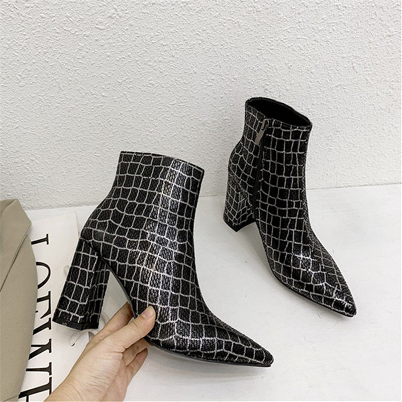 New Winter quality snake ankle boots for women pointed toe high heels boots simple zipper fashion shoes woman Spring 32-43