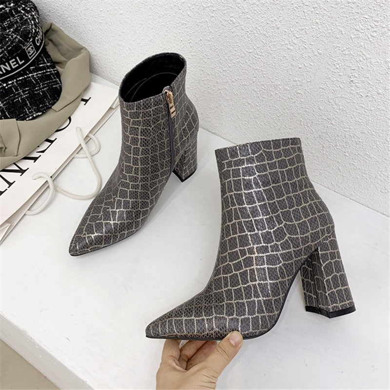 New Winter quality snake ankle boots for women pointed toe high heels boots simple zipper fashion shoes woman Spring 32-43