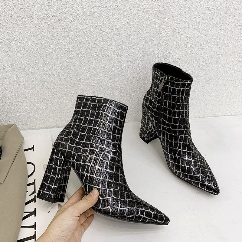 New Winter quality snake ankle boots for women pointed toe high heels boots simple zipper fashion shoes woman Spring 32-43