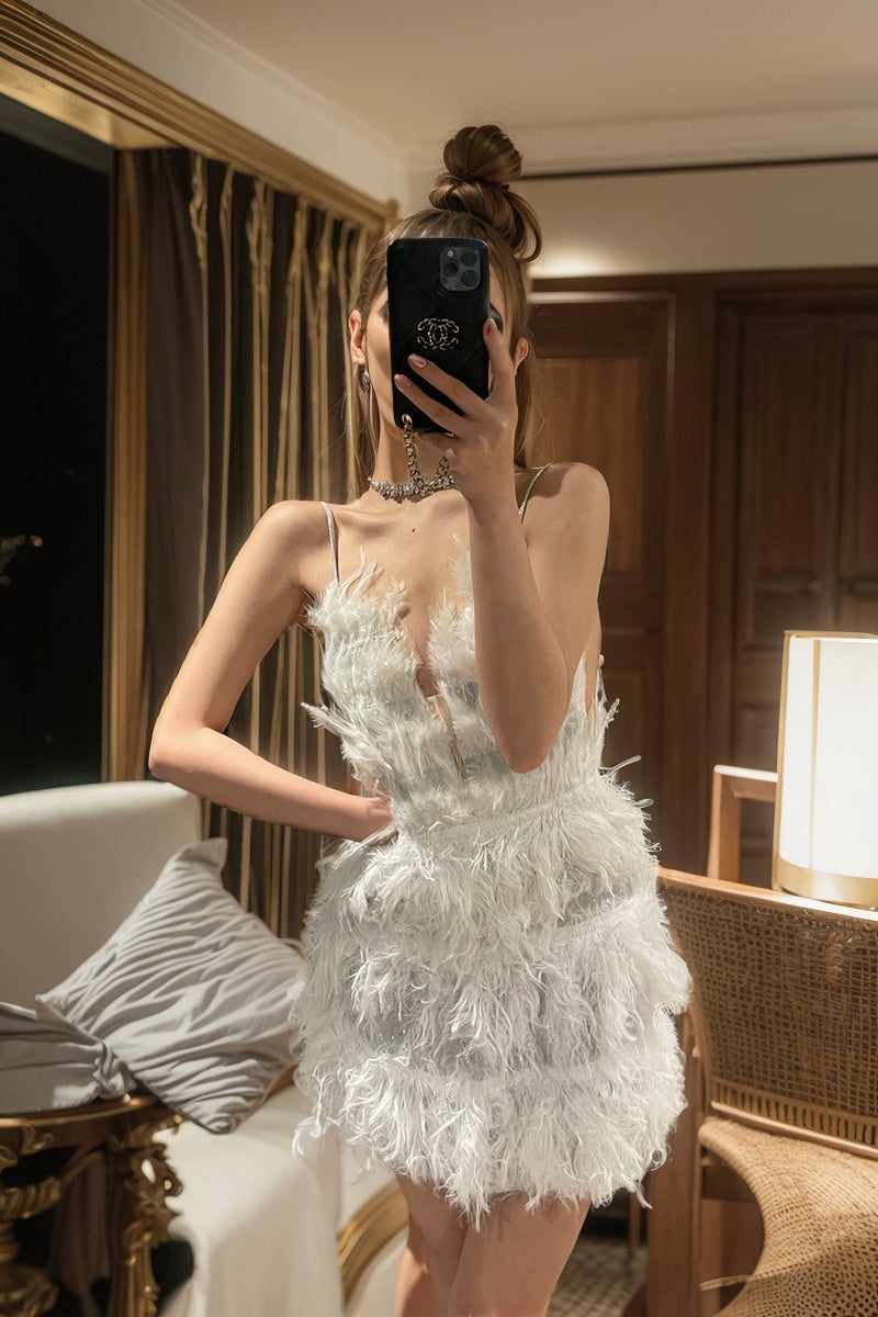 Chiclynana Sexy Backless Dress Feather Patchwork Party Birthday Party Braces in White Miniskirt